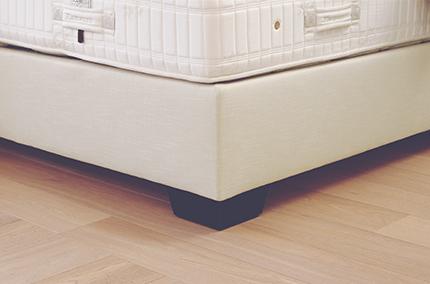 Trianon Woodenboxspring Finishes: Parmentage
